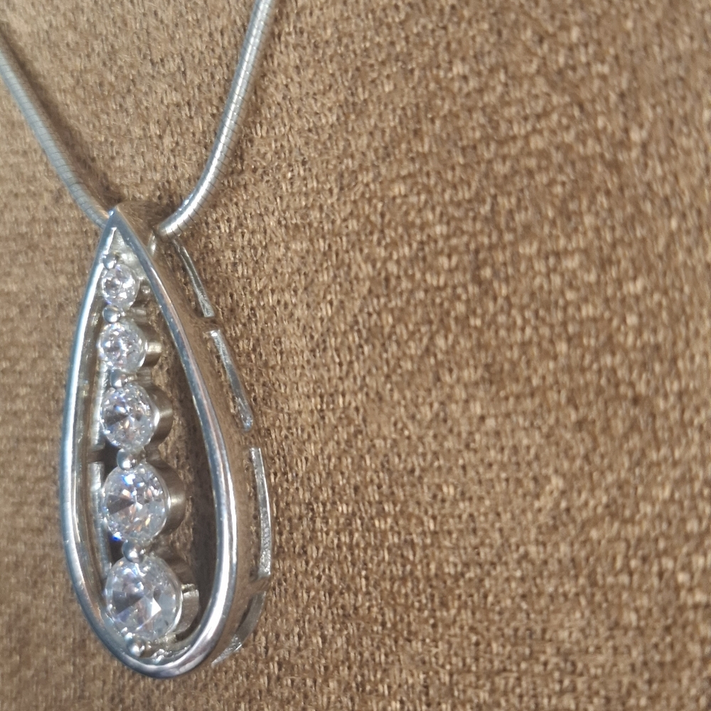 💎 Sterling Silver Teardrop Journey Necklace w CZ Diamonds on Round Snake Chain - Picture 8 of 16